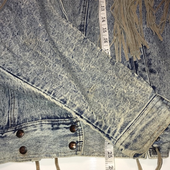 East West Acid Washed Fringed Denim Jacket Vintage Size Medium Distressed - Picture 11 of 14
